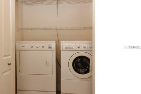 Condo in Celebration, Florida, 2 bedrooms  № 2298543 - photo 13