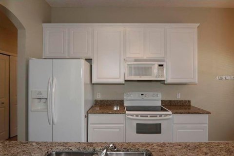 Condo in Celebration, Florida, 2 bedrooms  № 2298543 - photo 7