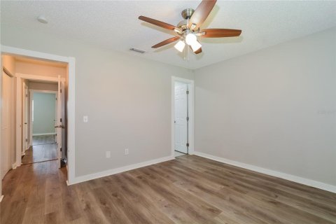 Villa ou maison à louer à Winter Haven, Floride: 3 chambres, 113.9 m2 № 1872892 - photo 8