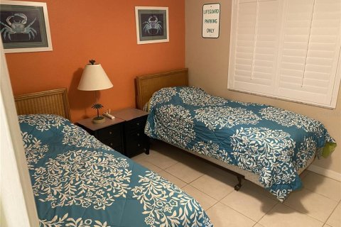 Condo in New Smyrna Beach, Florida, 2 bedrooms  № 2108432 - photo 11