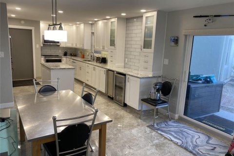 Condo in New Smyrna Beach, Florida, 2 bedrooms  № 2108432 - photo 7