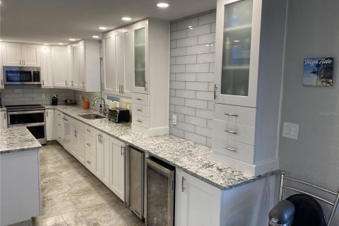 Condo in New Smyrna Beach, Florida, 2 bedrooms  № 2108432 - photo 5