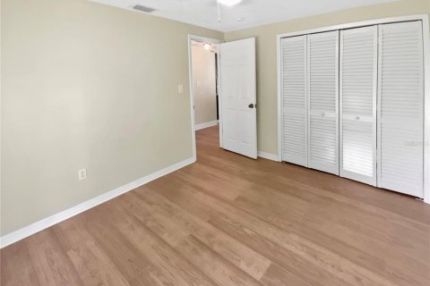 House in New Port Richey, Florida 3 bedrooms, 98.1 sq.m. № 1816077 - photo 18