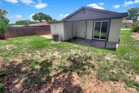 House in New Port Richey, Florida 3 bedrooms, 98.1 sq.m. № 1816077 - photo 8