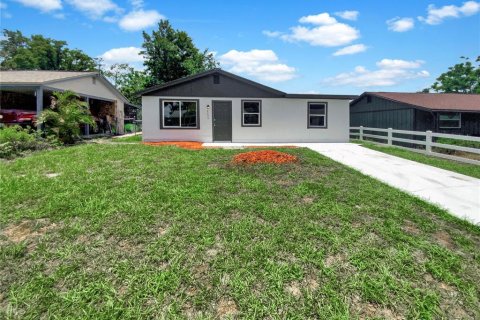House in New Port Richey, Florida 3 bedrooms, 98.1 sq.m. № 1816077 - photo 1