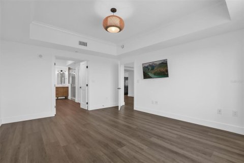 Condo in Four Corners, Florida, 2 bedrooms № 2314328 - photo 17
