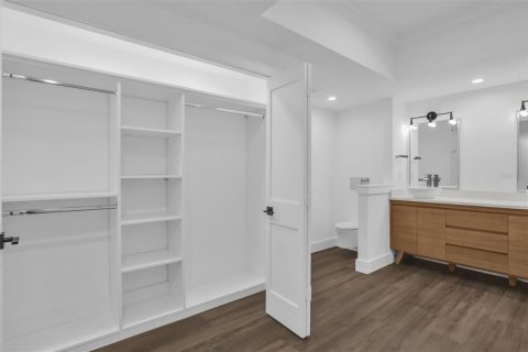 Condo in Four Corners, Florida, 2 bedrooms № 2314328 - photo 21