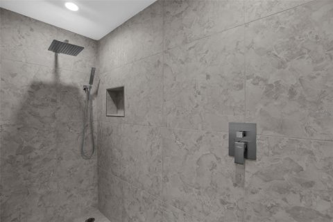 Condo in Four Corners, Florida, 2 bedrooms № 2314328 - photo 25