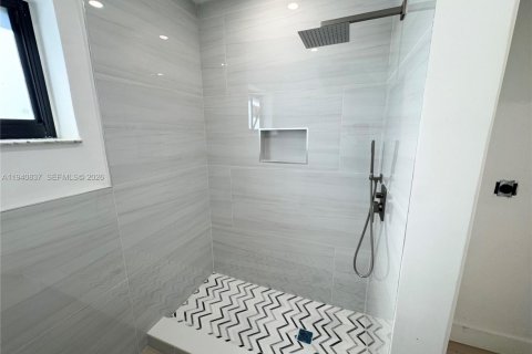 Снять в аренду виллу или дом в Майами, Флорида 3 спальни, 129.78м2, № 1998978 - фото 25