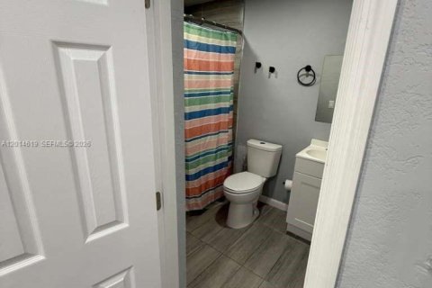Commercial property in Miami Gardens, Florida 1 bedroom, 231.14 sq.m. № 2076538 - photo 14