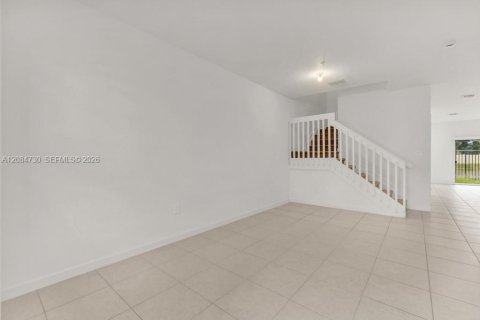 Villa ou maison à louer à Pembroke Pines, Floride: 3 chambres, 154.96 m2 № 2360053 - photo 15