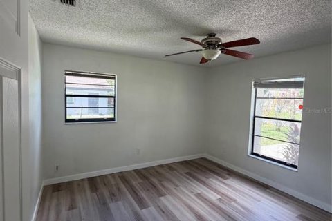 Appartement à louer à Spring Hill, Floride: 2 chambres, 113.81 m2 № 2385689 - photo 9