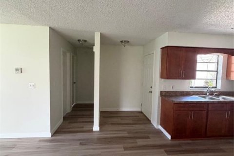 Appartement à louer à Spring Hill, Floride: 2 chambres, 113.81 m2 № 2385689 - photo 5