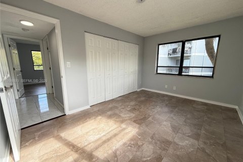 Снять в аренду кондоминиум в Уэст-Палм-Бич, Флорида 2 спальни, 78.97м2, № 2066092 - фото 12