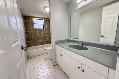 Снять в аренду кондоминиум в Уэст-Палм-Бич, Флорида 2 спальни, 78.97м2, № 2066092 - фото 6