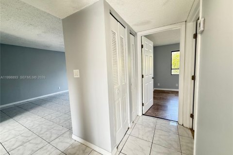 Снять в аренду кондоминиум в Уэст-Палм-Бич, Флорида 2 спальни, 78.97м2, № 2066092 - фото 5