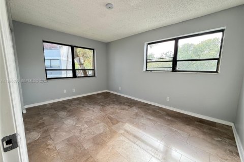 Снять в аренду кондоминиум в Уэст-Палм-Бич, Флорида 2 спальни, 78.97м2, № 2066092 - фото 7