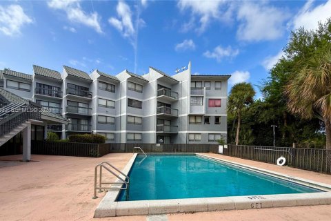 Снять в аренду кондоминиум в Уэст-Палм-Бич, Флорида 2 спальни, 78.97м2, № 2066092 - фото 19