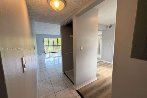 Снять в аренду кондоминиум в Уэст-Палм-Бич, Флорида 2 спальни, 78.97м2, № 2066092 - фото 17