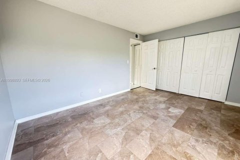 Снять в аренду кондоминиум в Уэст-Палм-Бич, Флорида 2 спальни, 78.97м2, № 2066092 - фото 8