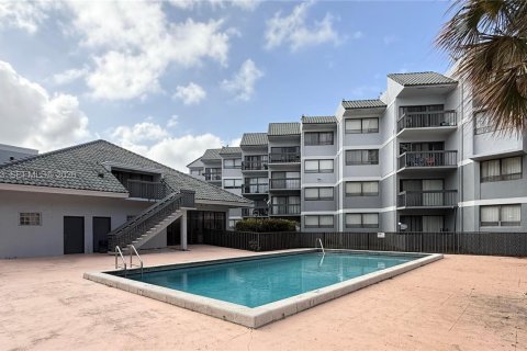 Снять в аренду кондоминиум в Уэст-Палм-Бич, Флорида 2 спальни, 78.97м2, № 2066092 - фото 18