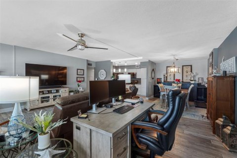 Купить кондоминиум в Редингтон-Шорс, Флорида 7 комнат, 99.41м2, № 2229102 - фото 9