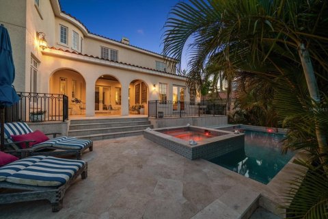 Villa ou maison à vendre à Tampa, Floride: 5 chambres, 383.69 m2 № 1743400 - photo 1