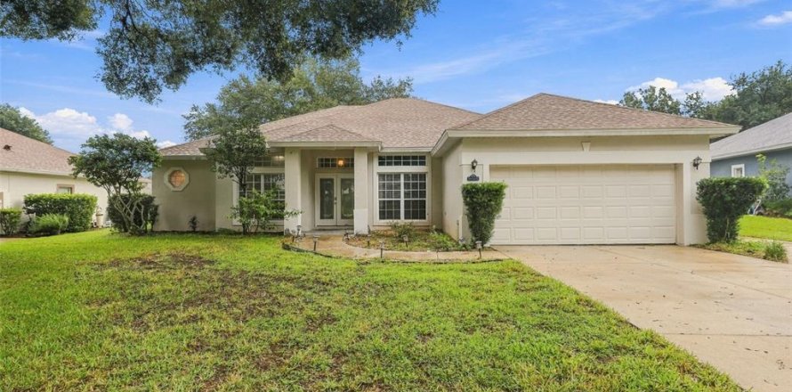 Villa ou maison à Lady Lake, Floride 3 chambres, 188.96 m2 № 2408362