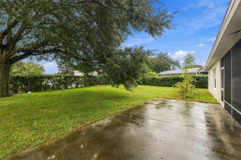 Villa ou maison à vendre à Lady Lake, Floride: 3 chambres, 188.96 m2 № 2408362 - photo 23