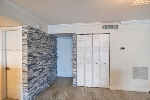 Copropriété à vendre à Miami Beach, Floride: 2 chambres, 104.24 m2 № 2042073 - photo 13