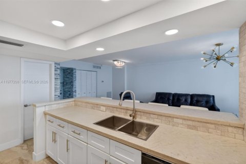 Copropriété à vendre à Miami Beach, Floride: 2 chambres, 104.24 m2 № 2042073 - photo 6