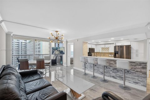 Copropriété à vendre à Miami Beach, Floride: 2 chambres, 104.24 m2 № 2042073 - photo 12