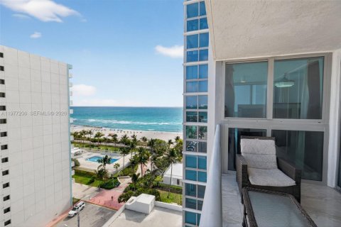 Copropriété à vendre à Miami Beach, Floride: 2 chambres, 104.24 m2 № 2042073 - photo 22