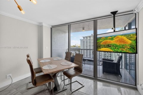 Copropriété à vendre à Miami Beach, Floride: 2 chambres, 104.24 m2 № 2042073 - photo 9