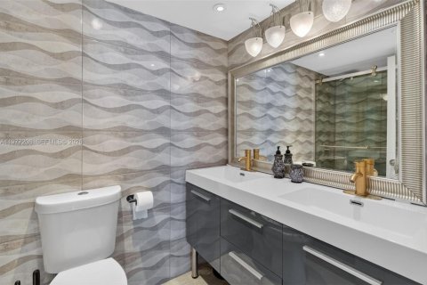 Copropriété à vendre à Miami Beach, Floride: 2 chambres, 104.24 m2 № 2042073 - photo 28