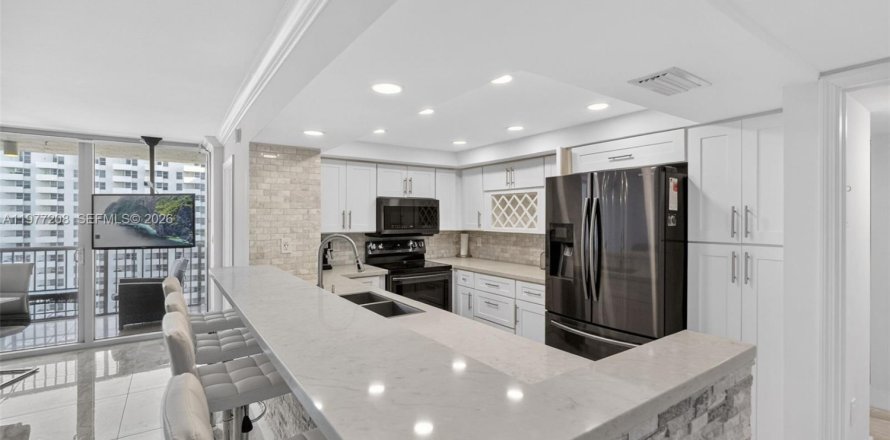 Condo à Miami Beach, Floride, 2 chambres  № 2042073