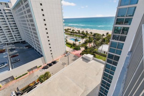 Copropriété à vendre à Miami Beach, Floride: 2 chambres, 104.24 m2 № 2042073 - photo 3