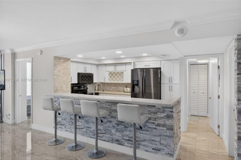 Copropriété à vendre à Miami Beach, Floride: 2 chambres, 104.24 m2 № 2042073 - photo 14