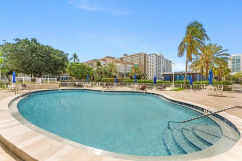 Copropriété à vendre à Pompano Beach, Floride: 1 chambre, 72 m2 № 2251476 - photo 27