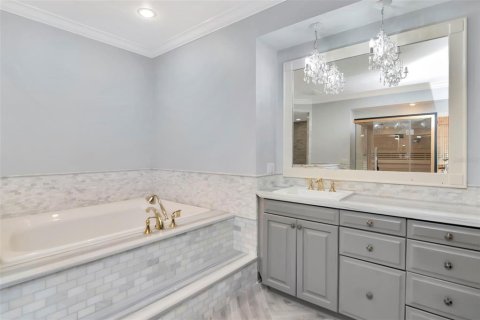 Casa en venta en Tampa, Florida, 5 dormitorios, 545.71 m2 № 1795172 - foto 21