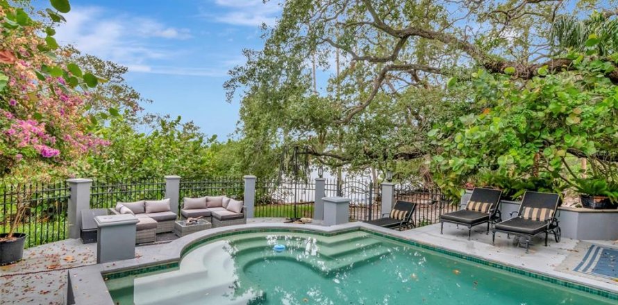 Casa en Tampa, Florida 5 dormitorios, 545.71 m2 № 1795172