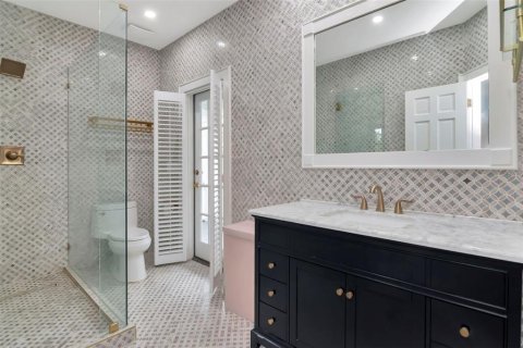 Casa en venta en Tampa, Florida, 5 dormitorios, 545.71 m2 № 1795172 - foto 24