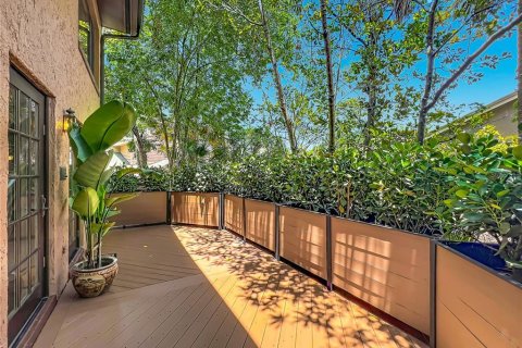 Townhouse in Longwood, Florida 4 bedrooms, 240.62 sq.m. № 2238614 - photo 21
