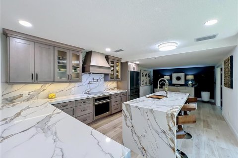 Townhouse in Longwood, Florida 4 bedrooms, 240.62 sq.m. № 2238614 - photo 7