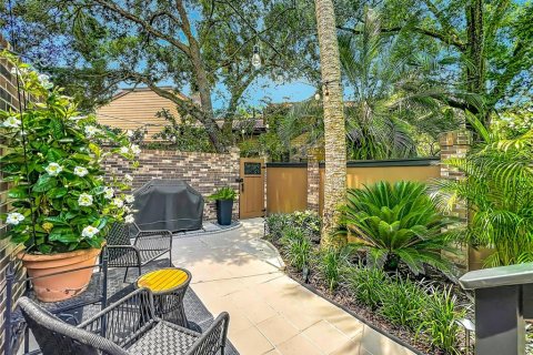 Townhouse in Longwood, Florida 4 bedrooms, 240.62 sq.m. № 2238614 - photo 20