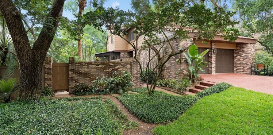 Townhouse in Longwood, Florida 4 bedrooms, 240.62 sq.m. № 2238614