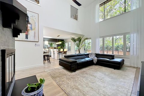 Townhouse in Longwood, Florida 4 bedrooms, 240.62 sq.m. № 2238614 - photo 10