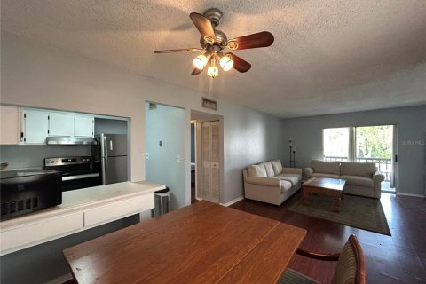 Condominio en alquiler en Gainesville, Florida, 1 dormitorio, 65.22 m2 № 1915727 - foto 2