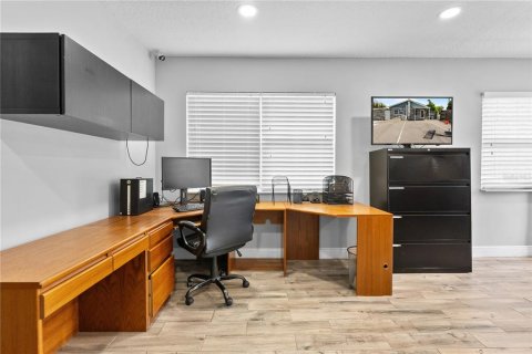 Immobilier commercial à louer à Orlando, Floride: 166.85 m2 № 2101180 - photo 24