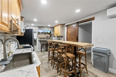 Immobilier commercial à louer à Orlando, Floride: 166.85 m2 № 2101180 - photo 12
